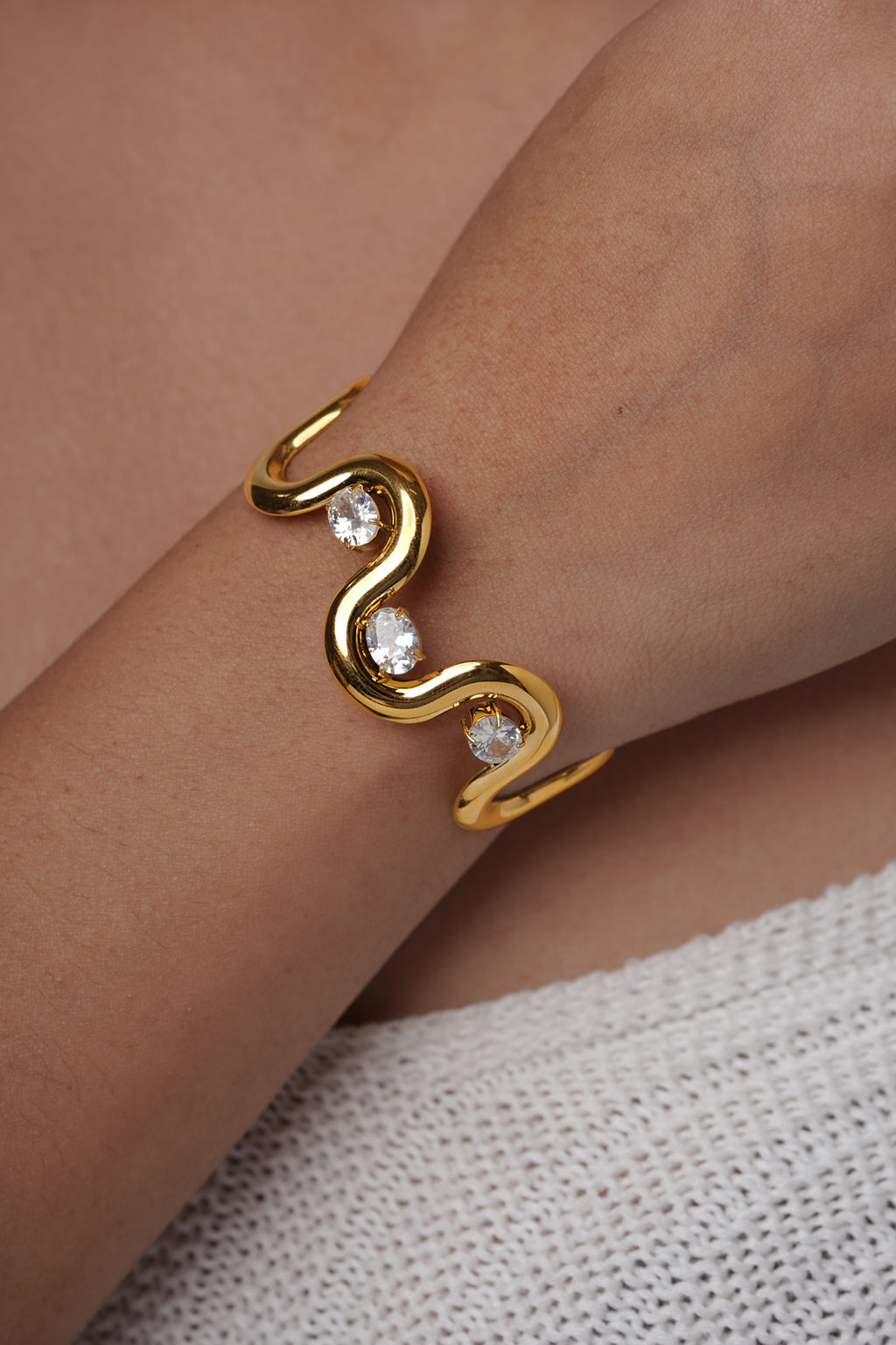Curve Stone Bracelet