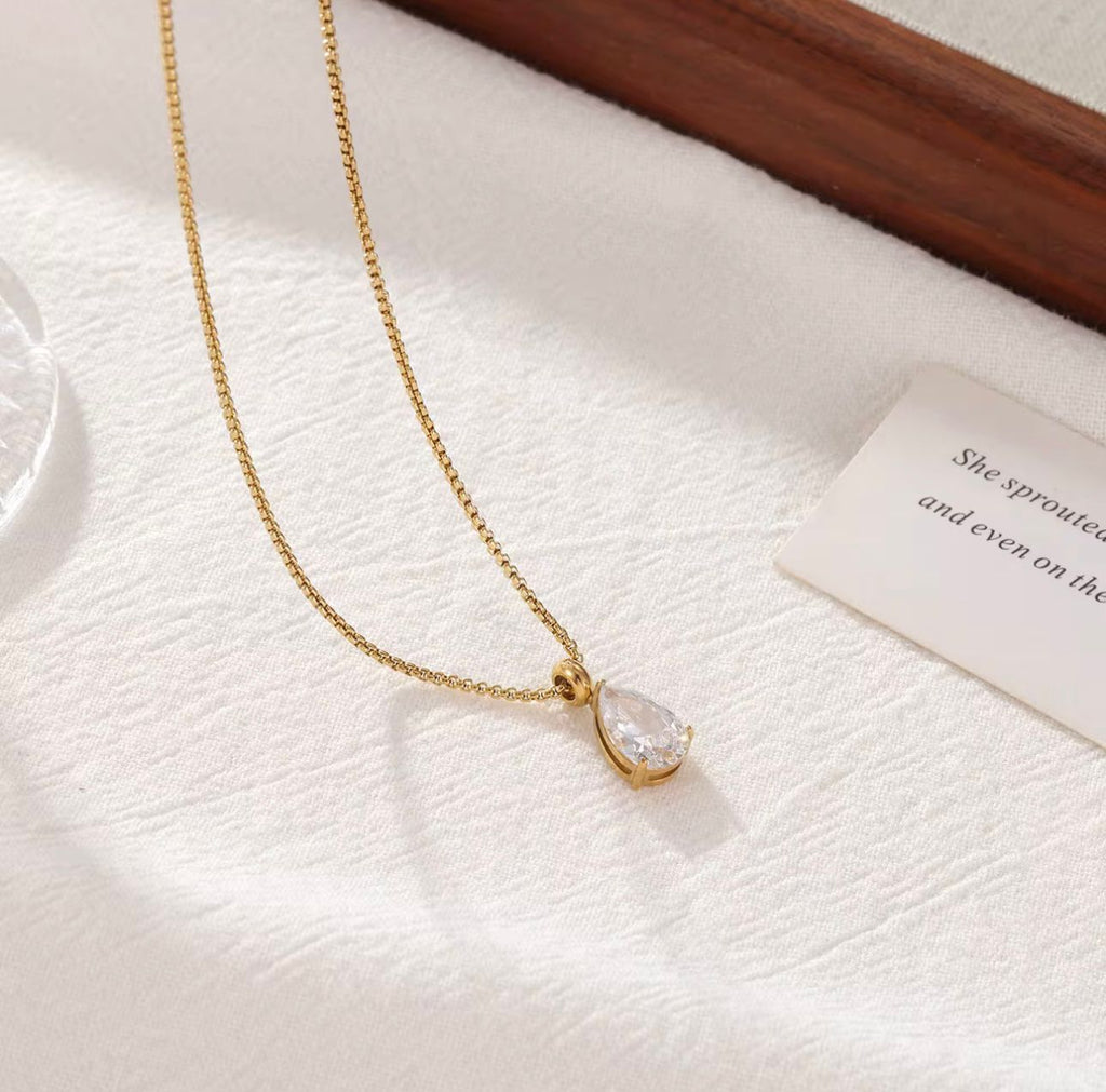 Haze Necklace