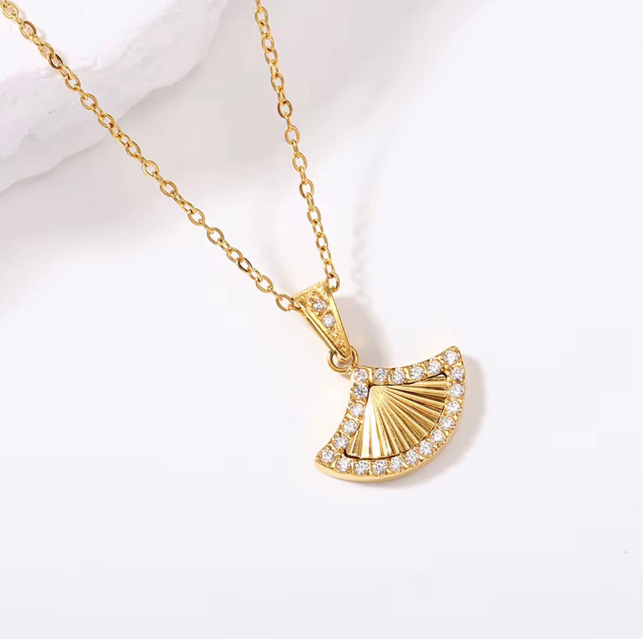 Fan Necklace