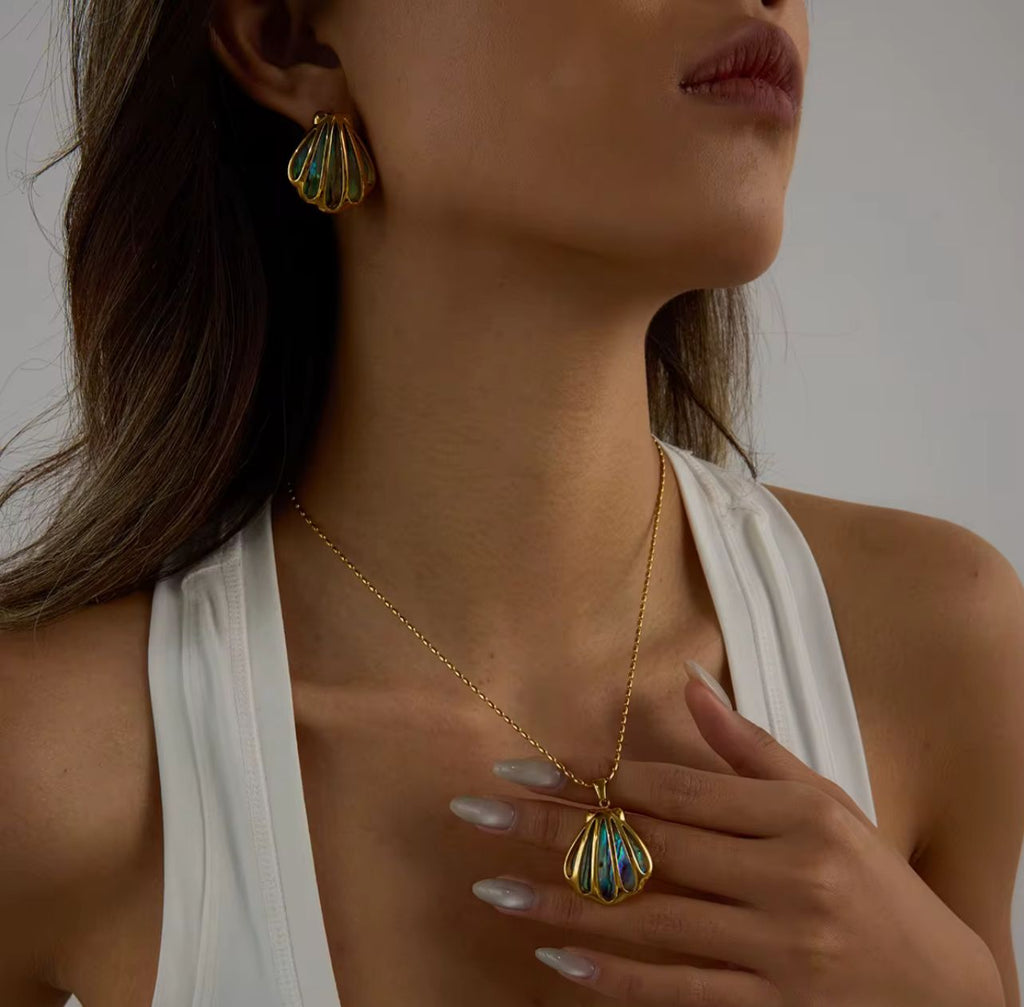 Ocean Glow Necklace